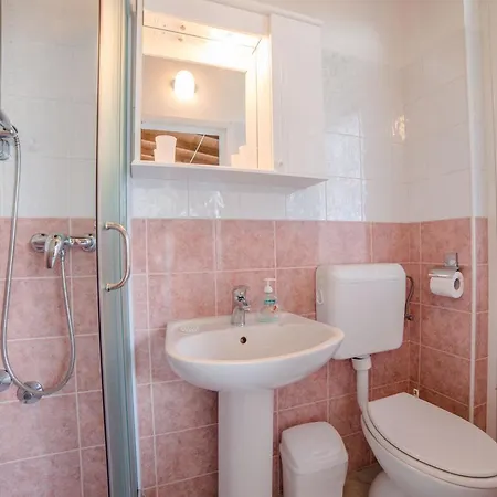 Apartman 804 *